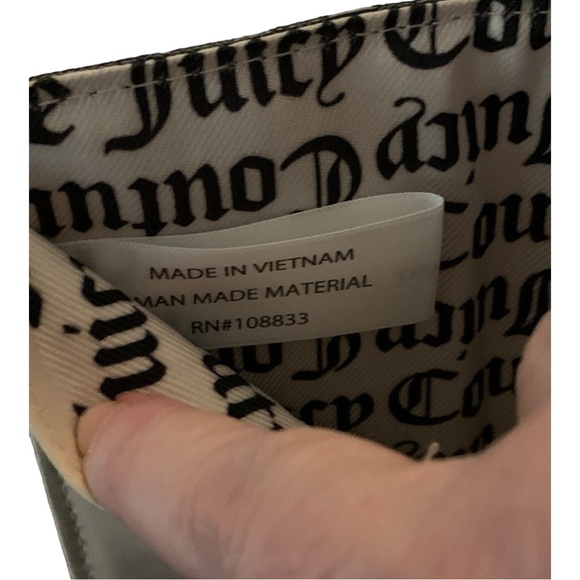 Juicy Couture Shiny Black Trifold Wallet With Key Hook Or To Clip To Pocket! NEW - Picture 2 of 13